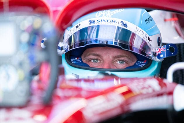 Valtteri Bottas (FIN, Alfa Romeo F1 Team ORLEN 77) im Auto in der Box, AUS, Formel 1 Grand Prix von Australien, Albert Park Circuit Melbourne, Qualifying Day, 09.04.2022 AUS, Formel 1 Grand Prix von Australien, Albert Park Circuit Melbourne, Qualifying Day, 09.04.2022 Copyright: xEibner Memmlerx EP_MMR