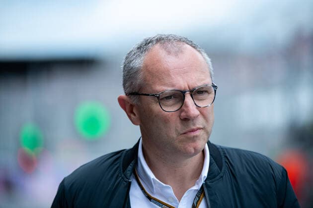 Stefano Domenicali (Formula 1 Liberty Media Geschaeftsfuehrer CEO) in der Boxengasse, AUS, Formel 1 Grand Prix von Australien, Albert Park Circuit Melbourne, Qualifying Day, 09.04.2022 AUS, Formel 1 Grand Prix von Australien, Albert Park Circuit Melbourne, Qualifying Day, 09.04.2022 Copyright: xEibner Memmlerx EP_MMR
