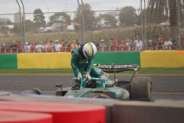 FORMULA 1 ROLEX AUSTRALIAN GRAND PRIX 2022 09.04.2022, Albert-Park, Melbourne, FORMULA 1 ROLEX AUSTRALIAN GRAND PRIX 2022 , im Bild Unfall von Sebastian Vettel (DEU), Aston Martin Aramco Cognizant Formula One Team