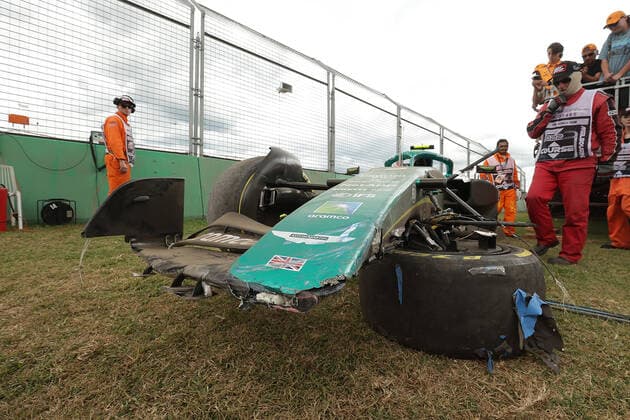 FORMULA 1 ROLEX AUSTRALIAN GRAND PRIX 2022 09.04.2022, Albert-Park, Melbourne, FORMULA 1 ROLEX AUSTRALIAN GRAND PRIX 2022 , im Bild Unfall von Sebastian Vettel (DEU), Aston Martin Aramco Cognizant Formula One Team