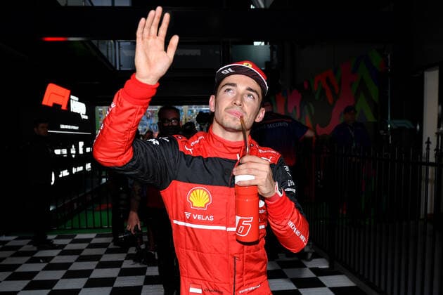 AUSTRALIAN F1 GRAND PRIX, Charles Leclerc of Ferrari celebrates during Qualifying for the Formula 1 Australian Grand Prix 2022 at the Albert Park Grand Prix Circuit in Melbourne, Saturday, April 9, 2022. ( NO ARCHIVING, EDITORIAL USE ONLY, NO USE IN BOOKS WITHOUT CONSENT MELBOURNE VIC AUSTRALIA  Copyright: xJOELxCARRETTx 20220409001645346862