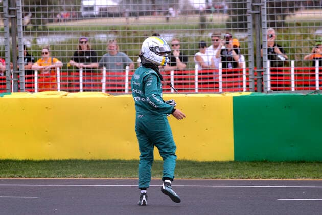 VETTEL Sebastian F1 Team Aston Martin bei der Qualifikation in Melbourne mit Crash FIA F1 Saison 2022 GP 2022 Melbourne Australien am 09.04.2022 in Melbourne Copyright: xJerryxAndrex