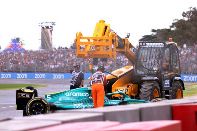 VETTEL Sebastian F1 Team Aston Martin bei der Qualifikation in Melbourne mit Crash FIA F1 Saison 2022 GP 2022 Melbourne Australien am 09.04.2022 in Melbourne Copyright: xJerryxAndrex