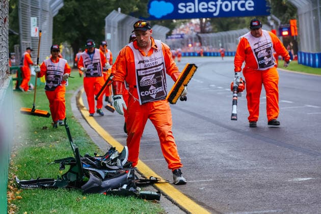 April 9, 2022, Melbourne, Victoria, Australia: MELBOURNE, AUSTRALIA - APRIL 9: Nicholas Latifi of Wiliams Racing crashes in qualifying at the 2022 Australian Formula 1 Grand Prix on 9th April 2022 Melbourne Australia - ZUMAp121 20220409_zsp_p121_017 Copyright: xChrisxPutnamx