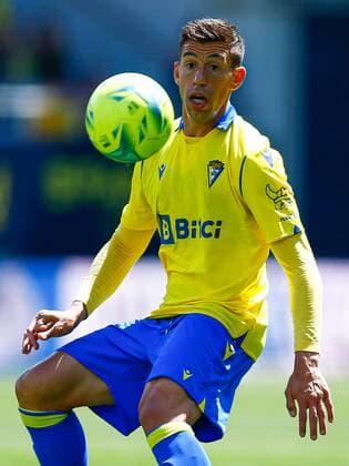 Mandatory Credit: Photo by Pressinphoto Shutterstock (12888148f) Ruben Alcaraz of Cadiz CF Cadiz CF v Real Betis, La Liga 2021-2022, date 31. Football, Nuevo Mirandilla Stadium, Cadiz, Spain - 9 Apr 2022 EDITORIAL USE ONLY No use with unauthorised audio, video, data, fixture lists (outside the EU), club league logos or live services. Online in-match use limited to 45 images (+15 in extra time). No use to emulate moving images. No use in betting, games or single club league player publications services. Cadiz CF v Real Betis, La Liga 2021-2022, date 31. Football, Nuevo Mirandilla Stadium, Cadiz, Spain - 9 Apr 2022 EDITORIAL USE ONLY No use with unauthorised audio, video, data, fixture lists (outside the EU), club league logos or live services. Online in-match use limited to 45 images (+15 in extra time). No use to emulate moving images. No use in betting, games or Copyright: xPressinphoto Shutterstockx 12888148f