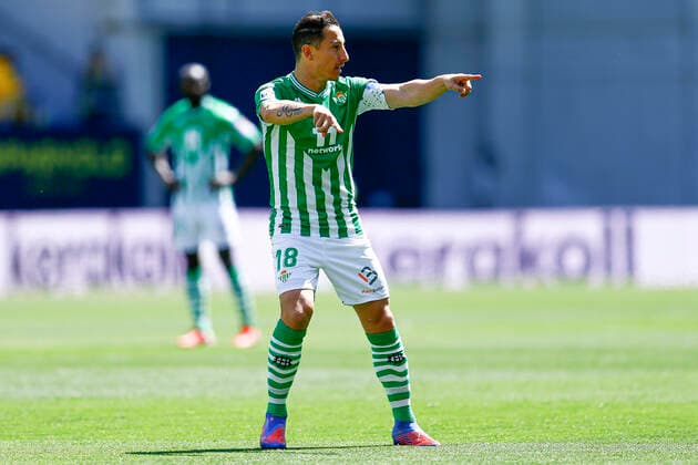 ESP: Cadiz CF-Real Betis. La Liga Santander Andres Guardado of Real Betis during the La Liga match between Cadiz CF and Real Betis played at Nuevo Mirandilla Stadium on April 9, 2022 in Cadiz, Spain. kpng Copyright: xAntonioxPozox xPRESSINPHOTOx AP_220409_001