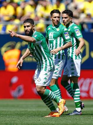 Mandatory Credit: Photo by Pressinphoto Shutterstock (12888148u) Nabil Fekir of Real Betis Cadiz CF v Real Betis, La Liga 2021-2022, date 31. Football, Nuevo Mirandilla Stadium, Cadiz, Spain - 9 Apr 2022 EDITORIAL USE ONLY No use with unauthorised audio, video, data, fixture lists (outside the EU), club league logos or live services. Online in-match use limited to 45 images (+15 in extra time). No use to emulate moving images. No use in betting, games or single club league player publications services. Cadiz CF v Real Betis, La Liga 2021-2022, date 31. Football, Nuevo Mirandilla Stadium, Cadiz, Spain - 9 Apr 2022 EDITORIAL USE ONLY No use with unauthorised audio, video, data, fixture lists (outside the EU), club league logos or live services. Online in-match use limited to 45 images (+15 in extra time). No use to emulate moving images. No use in betting, games or Copyright: xPressinphoto Shutterstockx 12888148u
