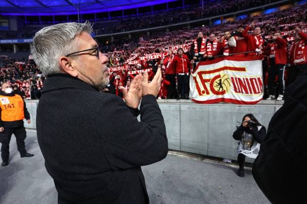 DEU, DFL, 1. FBL, Hertha BSC vs. 1.FC Union, 09.04.2022, Berliner Olympiastadion, Berlin, DEU, DFL, 1. FBL, Hertha BSC vs. 1.FC Union, im Bild Cheftrainer (Head Coach) Urs Fischer(1.FC Union Berlin) DFL - regulations prohibit any use of Photographs as image sequences and or quasi-video Foto: Juergen Engler nordphoto GmbH *** DEU, DFL, 1 FBL, Hertha BSC vs 1 FC Union, 09 04 2022, Berliner Olympiastadion, Berlin, DEU, DFL, 1 FBL, Hertha BSC vs 1 FC Union, pictured Head Coach Urs Fischer 1 FC Union Berlin DFL regulations prohibit any use of Photographs as image sequences and or quasi video Foto Juergen Engler nordphoto GmbH nordphotoxGmbHx xEngler nph00076