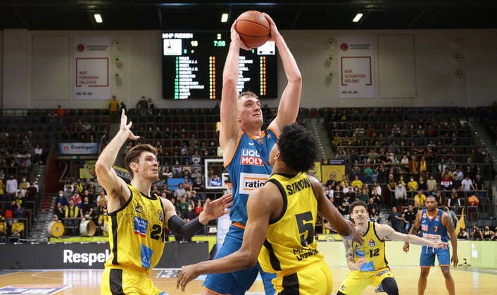 Ludwigsburg , Basketball easycredit BBL Bundesliga . MHP Riesen Ludwigsburg vs. Ratiopharm Ulm , Philipp Herkenhoff ( Ulm ) ,