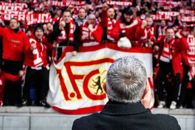 Sport Bilder des Tages 09.04.2022, xfrx, Fussball 1.Bundesliga, Hertha BSC Berlin - Union Berlin emspor, v.l. Trainer Urs Fischer (Union Berlin) (DFL DFB REGULATIONS PROHIBIT ANY USE OF PHOTOGRAPHS as IMAGE SEQUENCES and or QUASI-VIDEO) Berlin