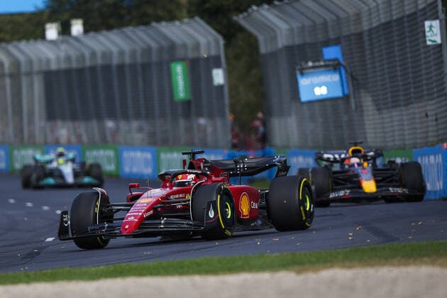 16 LECLERC Charles (mco), Scuderia Ferrari F1-75, action during the Formula 1 Heineken Australian Grand Prix 2022, 3rd round of the 2022 FIA Formula One World Championship, WM, Weltmeisterschaft on the Albert Park Circuit, from April 8 to 10, 2022 in Melbourne, Australia - F1 - AUSTRALIAN GRAND PRIX 2022 - RACE DPPI Panoramic  00122009_G00D8305.JPG_