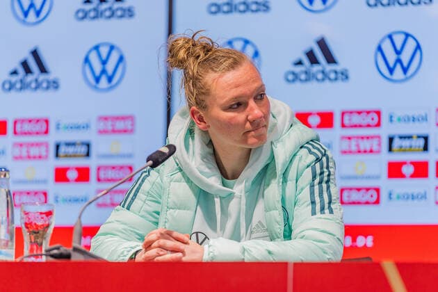 Alexandra Popp (Deutschland, 11)auf der Pressekonferenz nach dem Sieg gegen Portugal GER, Deutschland vs. Portugal, Fussball, Frauen WM-Qualifikation, 09.04.2022, Germany vs. Portugal, Women Deutschland vs. Portugal, Fussball, Frauen WM-Qualifikation, 09.04.2022, Germany vs. Portugal Bielefeld Copyright: xEibner-Pressefoto BahhoxKarax EP_BKA