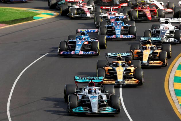 Start, 63 George Russell (GBR, Mercedes-AMG Petronas F1 Team), 4 Lando Norris (GBR, McLaren F1 Team), 3 Daniel Ricciardo (AUS, McLaren F1 Team), F1 Grand Prix of Australia at Melbourne Grand Prix Circuit on April 10, 2022 in Melbourne, Australia. (Photo by HOCH ZWEI) Melbourne Australia