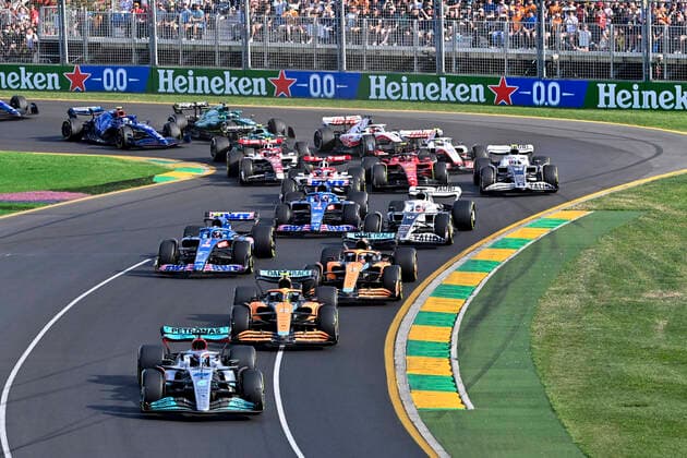 Start, 63 George Russell (GBR, Mercedes-AMG Petronas F1 Team), 4 Lando Norris (GBR, McLaren F1 Team), 3 Daniel Ricciardo (AUS, McLaren F1 Team), 31 Esteban Ocon (FRA, BWT Alpine F1 Team), F1 Grand Prix of Australia at Melbourne Grand Prix Circuit on April 10, 2022 in Melbourne, Australia. (Photo by HOCH ZWEI) Melbourne Australia