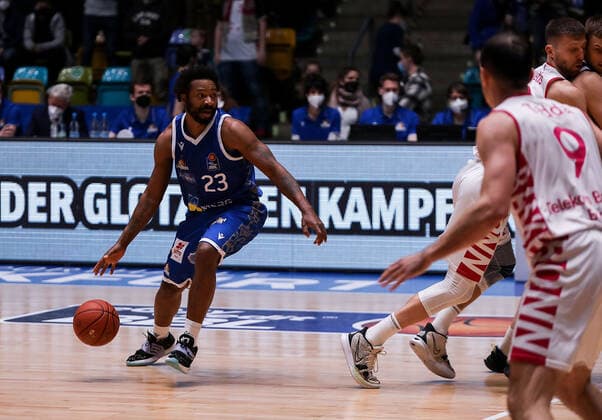 10.04.2022, xmkx, Basketball BBL Bundesliga, Fraport Skyliners - Telekom Baskets Bonn v.l. Quantez Robertson (Fraport Skyliners) (DFL DFB REGULATIONS PROHIBIT ANY USE OF PHOTOGRAPHS as IMAGE SEQUENCES and or QUASI-VIDEO) emspor Frankfurt am Main