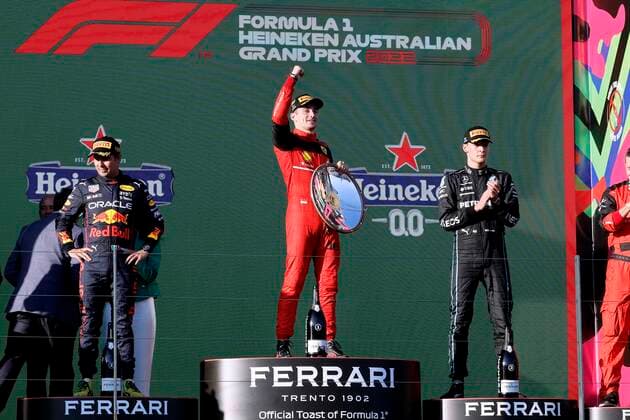 LECLERC Charles F1 Team Scuderia Ferrari Sieger GP von Australien 2022 mit PEREZ und RUSSELL FIA F1 Saison 2022 GP 2022 Melbourne Australien am 10.04.2022 in Melbourne Copyright: xJerryxAndrex