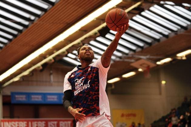 Giessen, Germany, April 10th 2022: DESHAUN THOMAS ( 1 Bayern ) during the easyCredit Basketball Bundesliga game between Jobstairs Giessen 46ers and FC Bayern Basketball at Osthalle in Giessen, GERMANY. easyCredit Basketball Bundesliga Julia Kneissl SPP Jobstairs Giessen 46ers v FC Bayern Basketball - easyCredit Basketball Bundesliga - Osthalle 