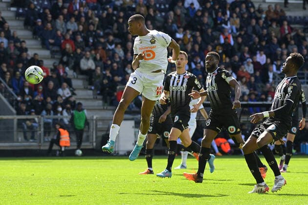Fußball, SCO Angers - OSC Lille Tiago Djalo ( 3 - LOSC ) - FOOTBALL : Angers vs Lille - Ligue 1 - 10 04 2022 FedericoPestellini Panoramic 