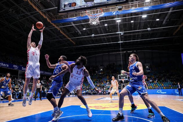 10.04.2022, xmkx, Basketball BBL Bundesliga, Fraport Skyliners - Telekom Baskets Bonn v.l. Oleksandr Lypovyy (Telekom Baskets Bonn), Rasheed Moore (Fraport Skyliners), Javontae Hawkins (Telekom Baskets Bonn), Lorenz Brenneke (Fraport Skyliners) (DFL DFB REGULATIONS PROHIBIT ANY USE OF PHOTOGRAPHS as IMAGE SEQUENCES and or QUASI-VIDEO) emspor Frankfurt am Main