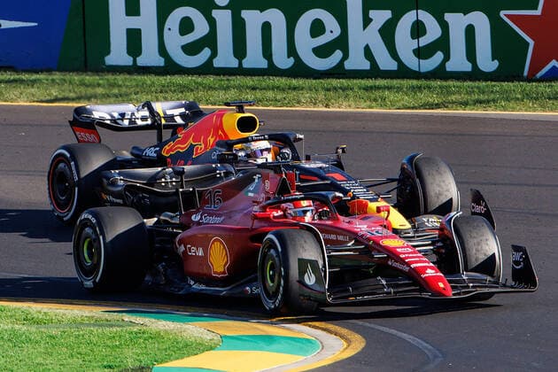 FORMULA 1 ROLEX AUSTRALIAN GRAND PRIX 2022 10.04.2022, Albert-Park, Melbourne, FORMULA 1 ROLEX AUSTRALIAN GRAND PRIX 2022 , im Bild Charles Leclerc (MCO), Scuderia Ferrari, Max Verstappen (NEL), Oracle Red Bull Racing