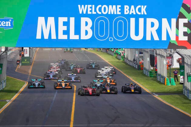 Start, 16 Charles Leclerc (MCO, Scuderia Ferrari), 1 Max Verstappen (NLD, Oracle Red Bull Racing), 11 Sergio Perez (MEX, Oracle Red Bull Racing), 63 George Russell (GBR, Mercedes-AMG Petronas F1 Team), 4 Lando Norris (GBR, McLaren F1 Team), 44 Lewis Hamilton (GBR, Mercedes-AMG Petronas F1 Team), 3 Daniel Ricciardo (AUS, McLaren F1 Team), F1 Grand Prix of Australia at Melbourne Grand Prix Circuit on April 10, 2022 in Melbourne, Australia. (Photo by HOCH ZWEI) Melbourne Australia