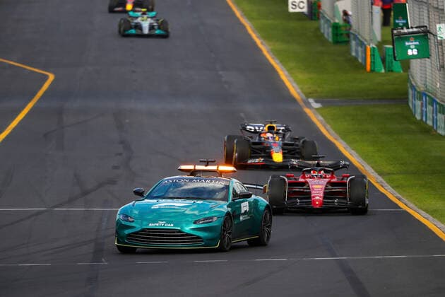 F1 Safety Car, Aston Martin Vantage, 16 Charles Leclerc (MCO, Scuderia Ferrari), 1 Max Verstappen (NLD, Oracle Red Bull Racing), F1 Grand Prix of Australia at Melbourne Grand Prix Circuit on April 10, 2022 in Melbourne, Australia. (Photo by HOCH ZWEI) Melbourne Australia