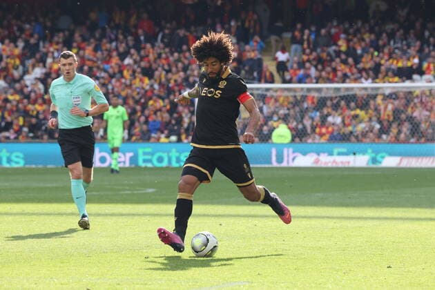 Captain Nice Dante 4 during the match between RC Lens and OGC Nice - Ligue 1 Uber Eats - stade Bollaert-Delelis - april 10, 2022 FOOTBALL : RC Lens vs Nice - Ligue1 Uber Eats - 10 04 2022 LaurentSanson Panoramic 
