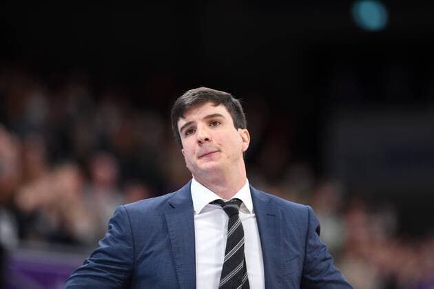 Pedro Calles (Head-Coahc, Trainer Hamburg Towers) enttaeuscht, frustriert, Emotion , Basketball, Bundesliga, BBL, BG Goettingen - Hamburg Towers, 10.04.2022, BG Goettingen - Hamburg Towers, Basketball, Bundesliga, GER, BBL, 10.04.2022 Goettingen Copyright: xEibner-Pressefotox-xRolandxSippelx