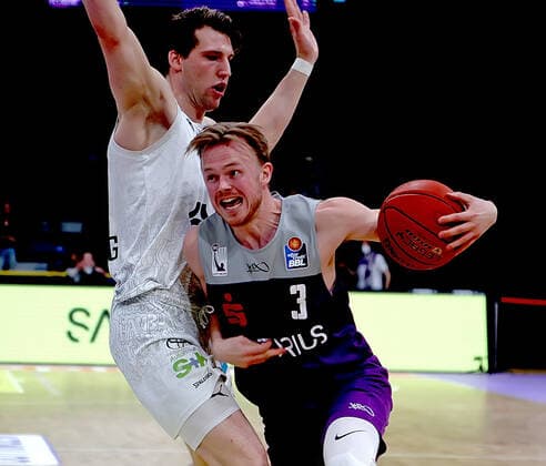 Basketball, BBL, BG Göttingen - Hamburg Towers Basketball, BBL, BG Göttingen - Hamburg Towers GSD zje123 Basketball Bundesliga Männer BG Göttingen - Hamburg Towers Göttingens Harald Frey (am Ball) gegen Hamburgs Lukas Meisner