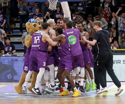 Basketball, BBL, BG Göttingen - Hamburg Towers Basketball, BBL, BG Göttingen - Hamburg Towers GSD zje123 Basketball Bundesliga Männer BG Göttingen - Hamburg Towers Göttingens Jubel