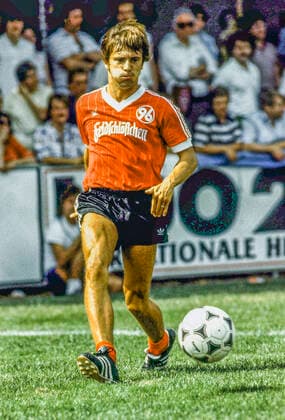 Martin Giesel Spieler bei Hannover 96 - hier bei Bild Pokal am 06.07.1985 in Havelse *** Martin Giesel player with Hannover 96 here with picture cup on 06 07 1985 in Havelse