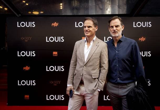 AMSTERDAM - Frank and Ronald de Boer on the red carpet prior to the premiere of LOUIS. The documentary is about the life of national coach Louis van Gaal. ANP KIPPA KOEN VAN WEEL xVIxANPxSportx xxANPxIVx