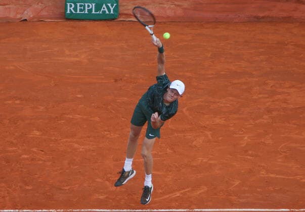 Jannik Sinner of Italie during the Rolex Monte-Carlo Masters 2022, ATP, Tennis Herren Masters 1000 tennis tournament on April 11, 2022 at Monte-Carlo Country Club in Roquebrune-Cap-Martin, France TENNIS : Rolex Monte-Carlo Masters 2022 - ATP Masters 1000 tennis - 12 04 2022 LaurentLairys Panoramic 