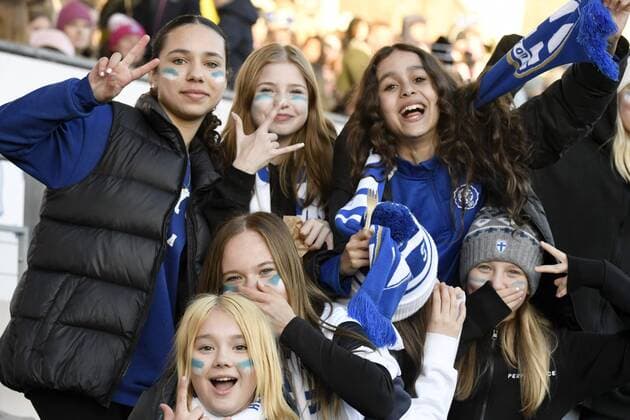 Young Finnish fans cheer during the FIFA Women s World Cup UEFA group A qualifying match between Finland and Georgia in Helsinki, Finland, on April 12, 2022. Helsinki Finland LKFTJK20220412192020VOWK  Copyright: xJussixNukarix