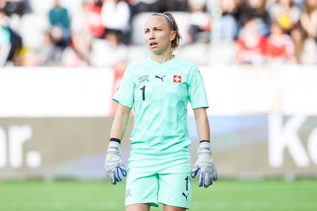 12.04.2022, Thun, Stockhorn Arena, FIFA Women s World Cup 2023 Qualifiers: Switzerland - Italy,12.04.2022, Thun, Stockhorn Arena, FIFA Women s World Cup 2023 Qualifiers: Switzerland - Italy, goalkeeper Gaelle Thalmann (Switzerland) Thun Stockhorn Arena Bern Switzerland Copyright: xJustPictures.ch LuigixRizzox