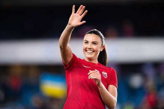 220412 Ingrid Syrstad Engen of Norway celebrates after the FIFA Women s World Cup Qualifier football match between Norway and Poland on April 12, 2022 in Oslo. Photo: Vegard Grott BILDBYRAN kod VG VG0268 bbeng fotball soccer football fotboll FIFA World Cup, WM, Weltmeisterschaft, Fussball qualifiers vm-kvalifisering kvinner vm kvalik landskamp dam norge norway poland polen jubel Copyright: VEGARDxGRoTT BB220412VG096