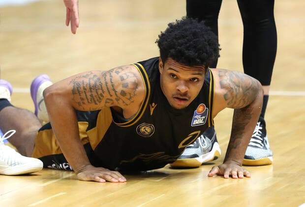 Löwen Braunschweig vs. Crailsheim, BBL Braunschweig, 12.04.2022, BASKETBALL - easyCredit BBL Basketball Bundesliga, Löwen Braunschweig vs. HAKRO Merlins Crailsheim, Saison 2021 22. Tookie Brown (Löwen Braunschweig) Braunschweig