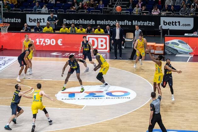 Basketball Berlin 12.04.2022 Saison 2021 2022 easyCredit BBL 1. Bundesliga Alba Berlin - EWE Baskets Oldenburg