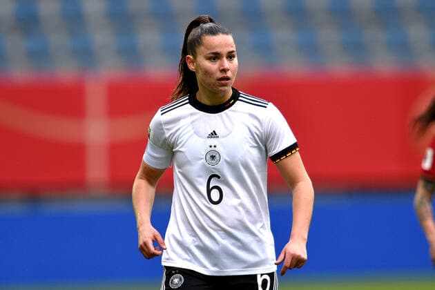 09-04-2022 pmk NF112994 Fussball Frauen Laenderspiel WM-Qualifikation Schueco-Arena Bielefeld Corona Spieltag Deutschland - Portugal Lena OBERDORF (06) Deustchland