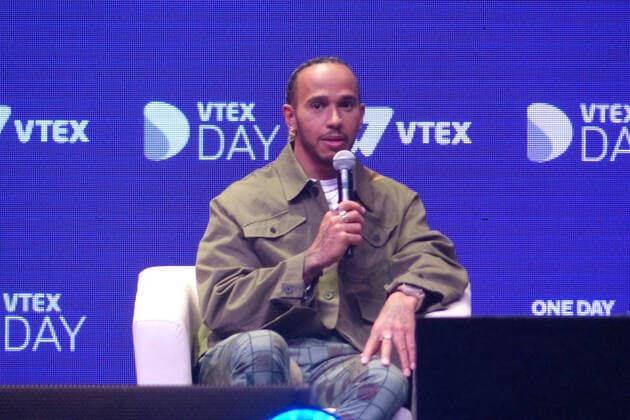 Sport Themen der Woche KW15 Sport Bilder des Tages April 13, 2022, Sao Paulo, Brazil: English driver Lewis Hamilton, seven-time world champion in Formula 1, during a lecture at Vtex Day, an event aimed at the digital transformation of Latin America, which takes place at Sao Paulo Expo, on Wednesday (13( The event has more 90 lectures by 130 retail specialists, including executives from brands such as Lojas Renner, Avon, Ze Delivery, Nubank and TikTok!.  Copyright: xLeandroxChemallex