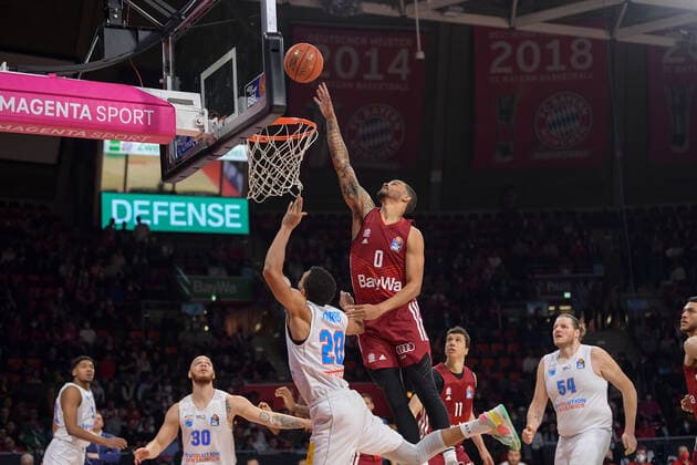 Basketball, BBL, FC Bayern München - SYNTAINICS MBC Basketball, BBL, 20220413, FC Bayern München - Mitteldeutscher Basketball Club. Im Bild Jamel MORRIS (Mitteldeutscher Basketball Club, 20) Zug zum Korb Nick WEILER-BABB (FC Bayern München, 0) Rebound. München Audi Dome Bayern Deutschland Copyright: Passion2Press MarkusxFischerx