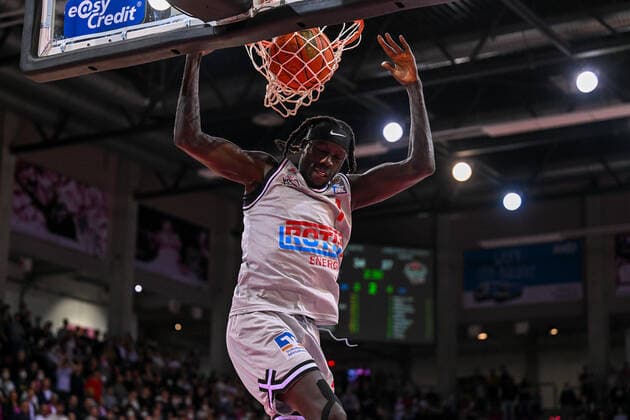 Basketball, BBL, Telekom Baskets Bonn - JobStairs Gießen 46ers easyCredit BBL, Telekom Baskets Bonn vs. JobStairs GIESSEN 46ers, 13.04.2022 Nuni Omot (JobStairs GIESSEN 46ers, 1), easyCredit BBL, Telekom Baskets Bonn vs. JobStairs GIESSEN 46ers am 13.04.2022 im Telekom Dome, Bonn (Nordrhein-Westfalen) Copyright: xBEAUTIFULxSPORTS Mueller-Laschetx