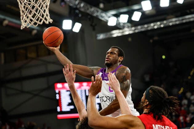 oben 24 Nate Grimes (BG Göttingen) Brose Bamberg - BG Göttingen Goettingen - easyCredit-BBL - Basketball Bundesliga Saison 2021 22 Spieltag 30, 13.04.2022 Bamberg, Brose Arena Foto: Daniel Löb Loeb Copyright: DanielxLöb