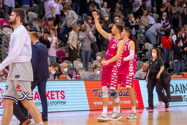 Basketball, BBL, Telekom Baskets Bonn - JobStairs Gießen 46ers Saulius Kulvietis (Telekom Baskets Bonn, 10) GER, Telekom Baskets Bonn gegen JobStairs Giessen 46ers, Basketball, 1.Bundesliga, EASYCREDIT BBL, 30. Spieltag, Spielzeit 2021 22, 13.04.2022, Location: Telekom Dome in Bonn GER, Telekom Baskets Bonn gegen JobStairs Giessen 46ers, Basketball, 1.Bundesliga, EASYCREDIT BBL, 30. Spieltag, Spielzeit 2021 22, 13.04.2022, Location: Telekom Dome in Bonn Foto: Gerhard Wingender Bonn Copyright: xEibner-Pressefotox xGerhardxWingenderx EP_GWR