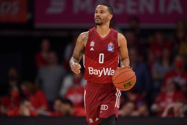 Basketball, BBL, 20220413, FC Bayern München - Mitteldeutscher Basketball Club. Im Bild Nick WEILER-BABB (FC Bayern München, 0) Dribbling Ball. München Audi Dome Bayern Deutschland Copyright: Passion2Press MarkusxFischerx