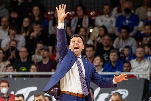 MBC-Trainer Igor JOVOVIC. Basketball, FC Bayern - MBC Weissenfels, am 13.04.2022, Basketball Bundesliga, FC Bayern München Basketball - SYNTAINICS Mitteldeutscher Basketball Club, Saison 2021-2022, in Muenchen, A U D I D O M E, Deutschland. Quelle Copyright Credit : Oryk HAIST