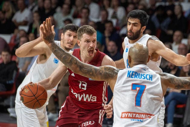 Bayerns 13 Andreas OBST. Basketball, FC Bayern - MBC Weissenfels, am 13.04.2022, Basketball Bundesliga, FC Bayern München Basketball - SYNTAINICS Mitteldeutscher Basketball Club, Saison 2021-2022, in Muenchen, A U D I D O M E, Deutschland. Quelle Copyright Credit : Oryk HAIST