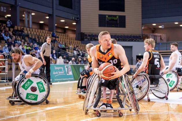 RBBL; RSV Lahn-Dill - Hannover United, 13.04.22 Jan Haller ( 10 Hannover United), Jannik Blair ( 6 RSV Lahn-Dill), Tobias Hell ( 6 Hannover United) RBBL; RSV Lahn-Dill - Hannover United: Wetzlar, 13.04.22 Copyright: xBEAUTIFULxSPORTS Roeczeyx