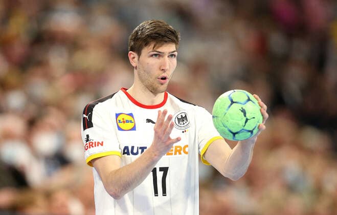 13.04.2022, Handball, Länderspiel, WM Qualifikation 2. Playoff-Runde 1. Spieltag, Deutschland - Färöer Inseln, in der Wunderino Arena Kiel. Lukas Zerbe (Deutschland)