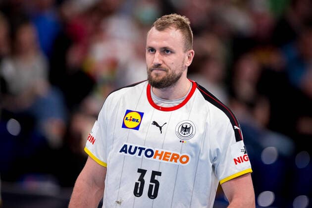 Kiel, 13. April 2022 - Handball, WM-Play-Offs, Deutschland - Färöer: Julius Kühn (Deutschland, 35)